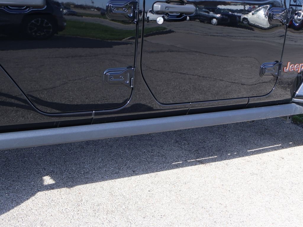 Used 2023 Jeep Gladiator Mojave w/ Trailer Tow Package image 12