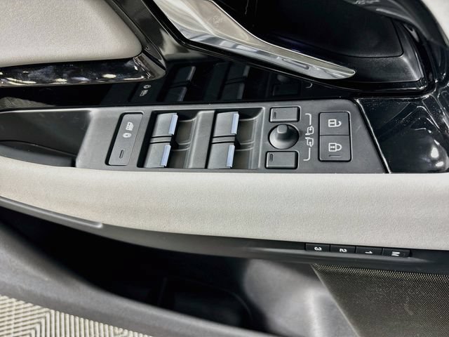 Used 2026 Land Rover Range Rover Evoque Dynamic SE AWD/4WD image 20