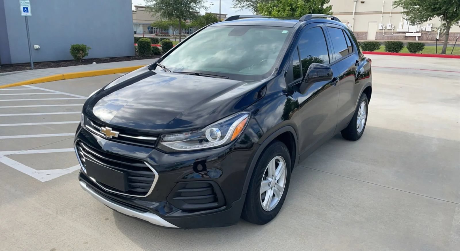 Used 2021 Chevrolet Trax LT w/ LT Convenience Package FWD image 20