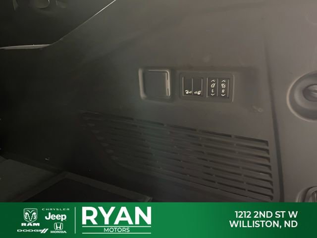 Used 2021 GMC Yukon XL Denali image 37