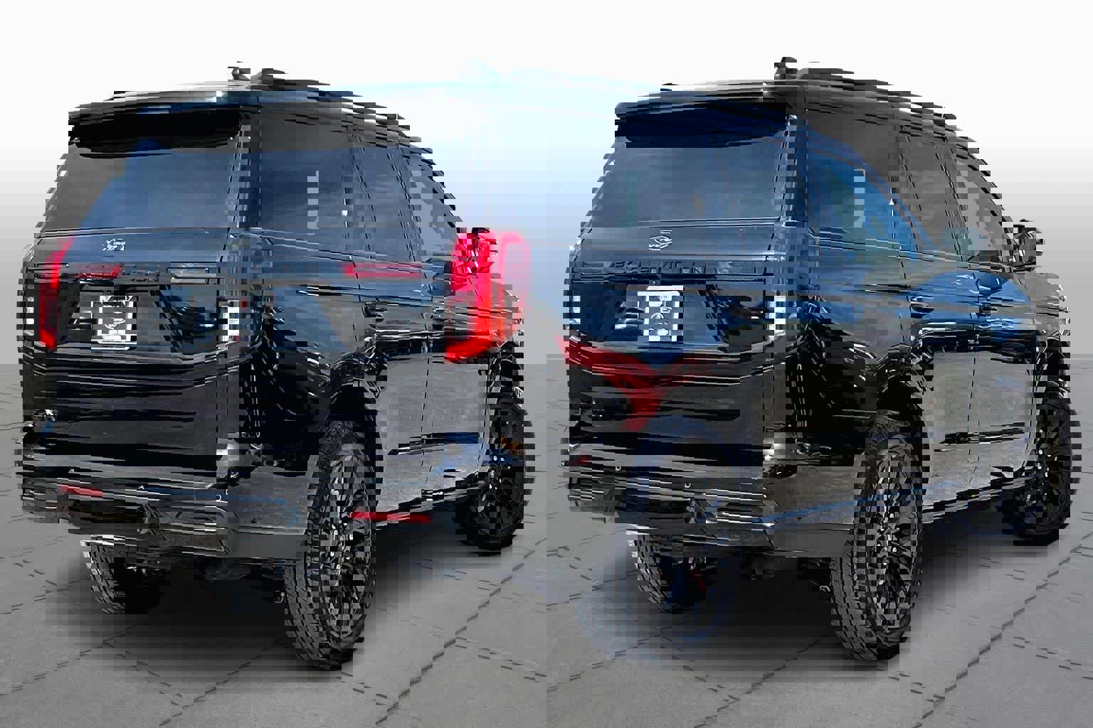 Certified 2025 Ford Expedition Platinum w/ Stealth Appearance Package image 13