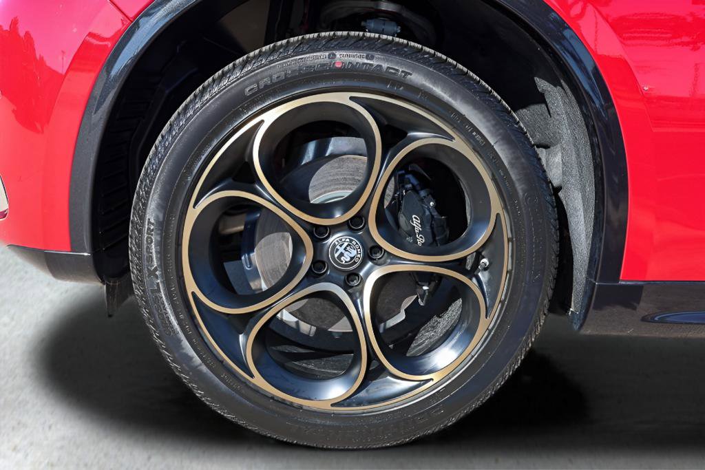 New 2025 Alfa Romeo Stelvio Sprint image 25