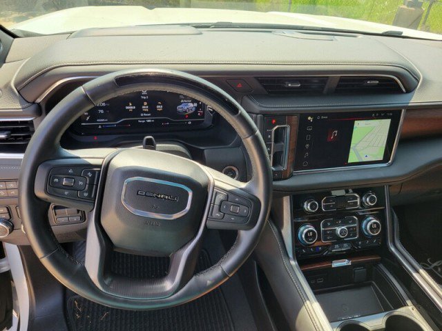 Used 2024 GMC Yukon XL Denali Ultimate image 10