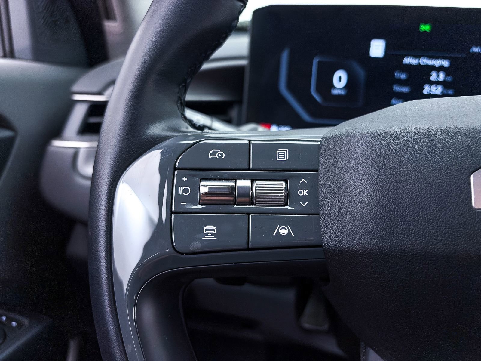 Used 2024 Kia EV9 Light Long Range RWD image 28