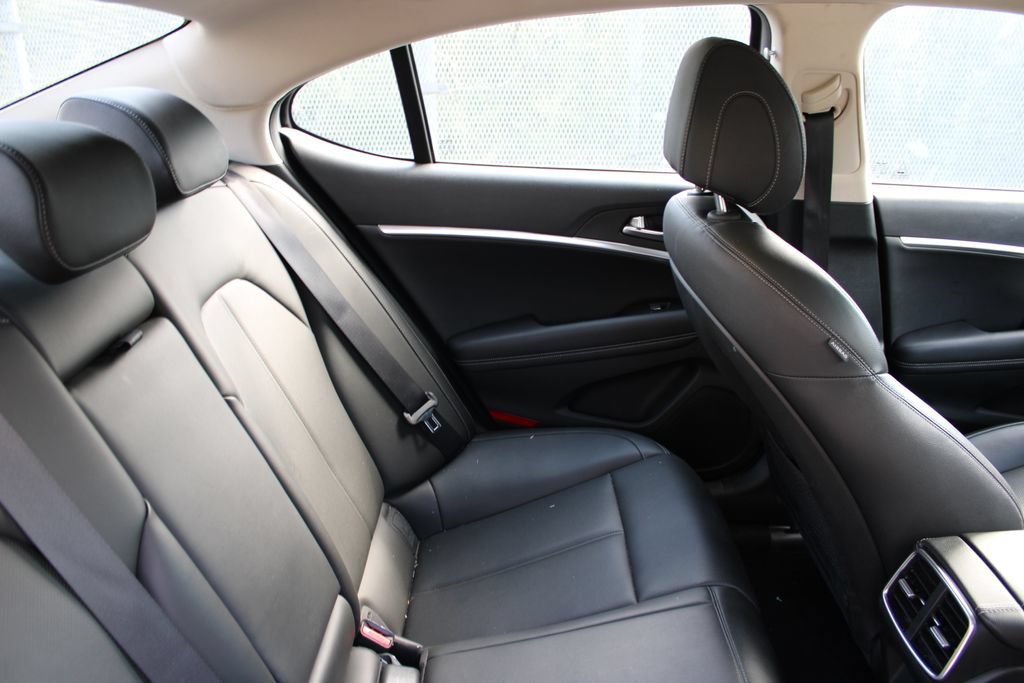 Used 2025 Genesis G70 2.5T image 24