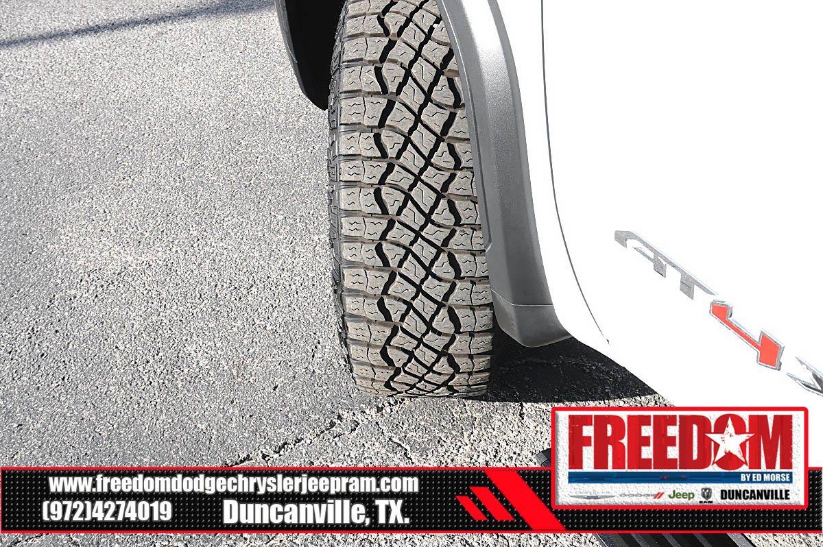 Used 2026 GMC Sierra 2500 AT4X AWD/4WD image 44