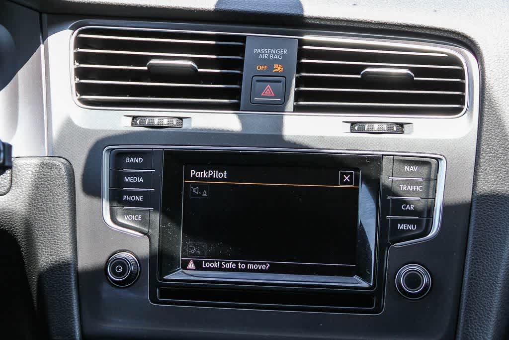 Used 2015 Volkswagen e-Golf Limited Edition FWD image 14