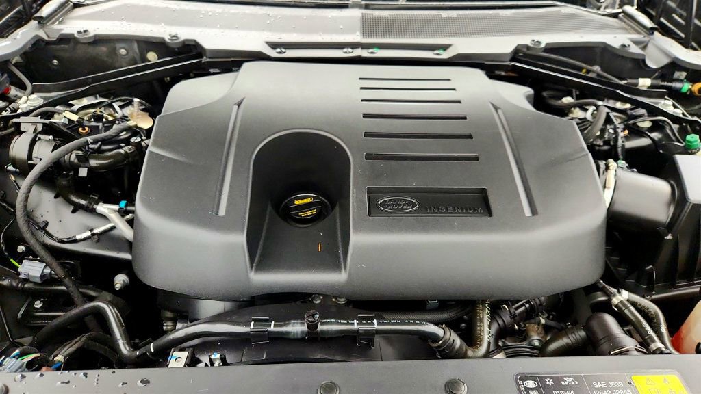 Used 2023 Land Rover Defender 110 X image 28