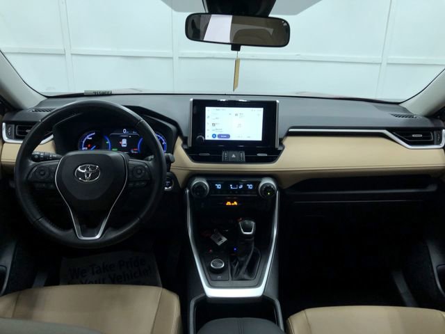 Used 2023 Toyota RAV4 XLE Premium image 14