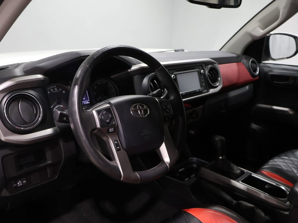 Used 2017 Toyota Tacoma SR5 image 13