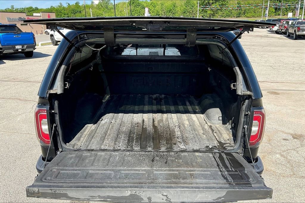 Used 2017 GMC Sierra 1500 SLT AWD/4WD image 29