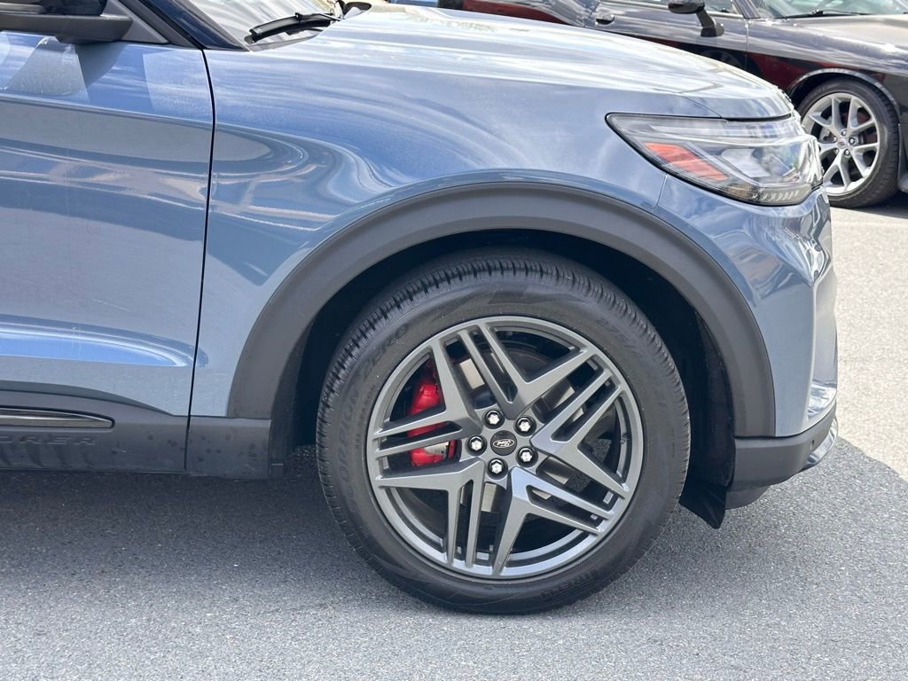 Used 2025 Ford Explorer ST AWD/4WD image 46