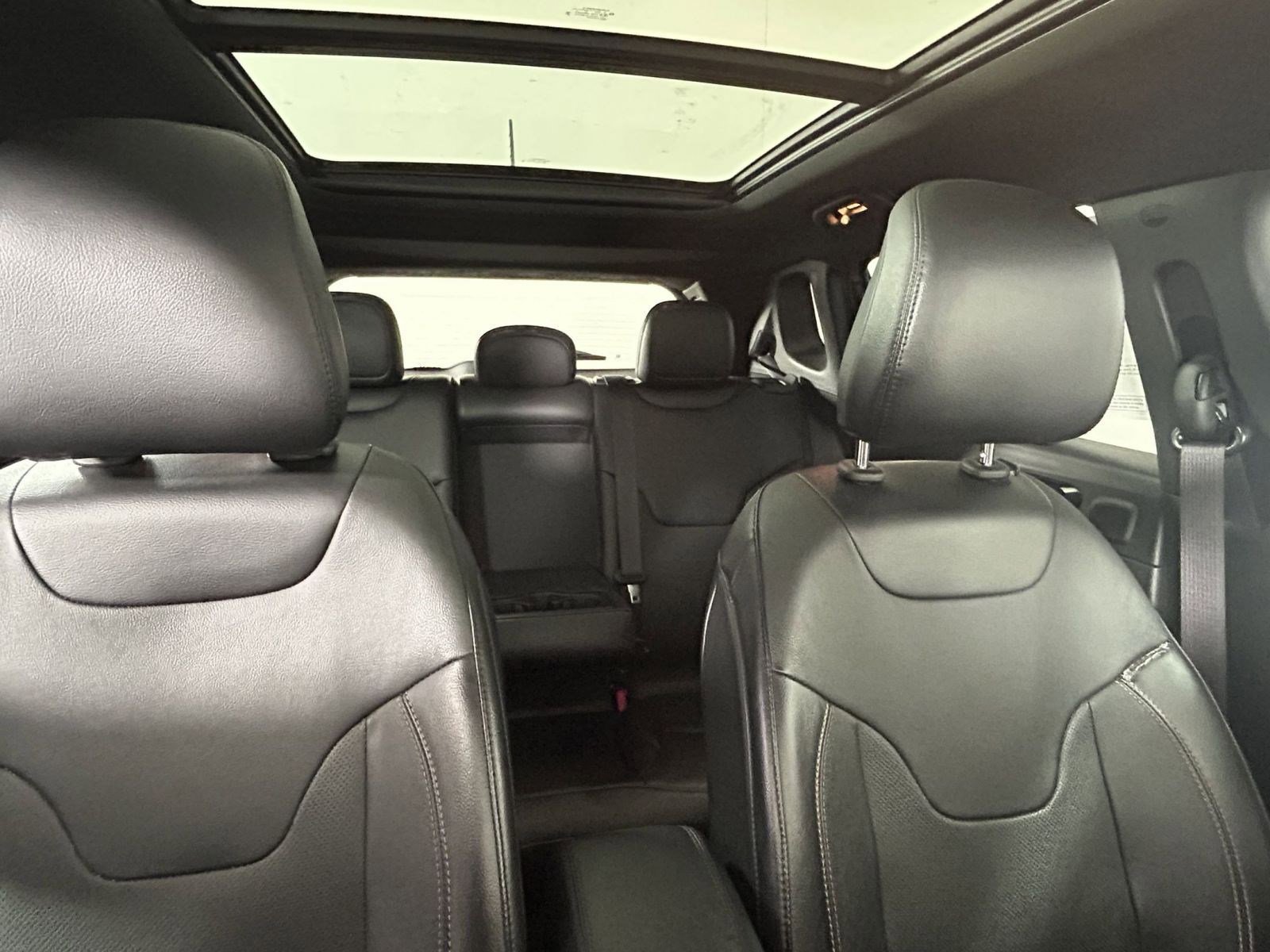 Used 2023 Jeep Compass Limited w/ Sun and Sound Group image 15