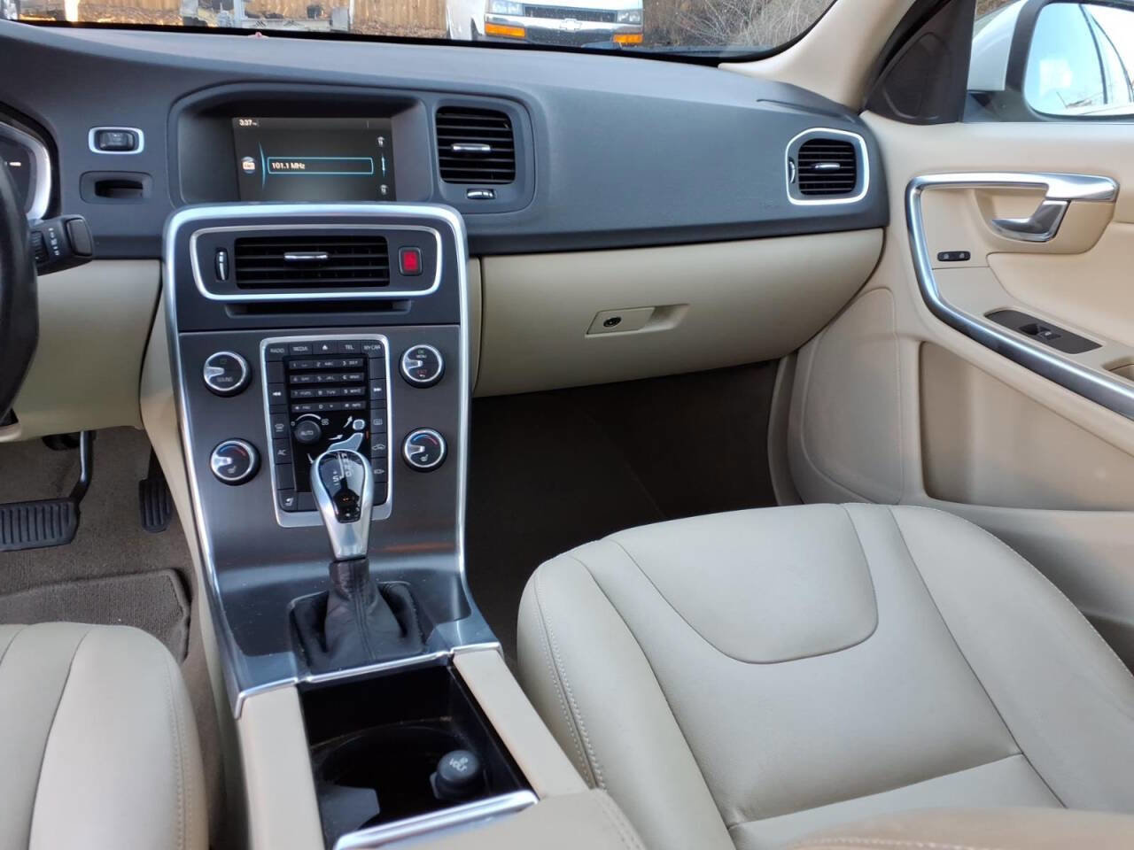 Used 2015 Volvo S60 T5 Premier image 14