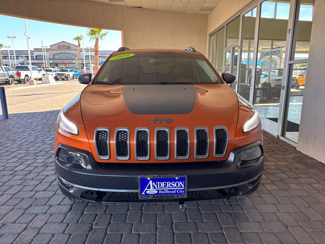 Used 2016 Jeep Cherokee Trailhawk w/ Comfort/Convenience Group AWD/4WD image 8