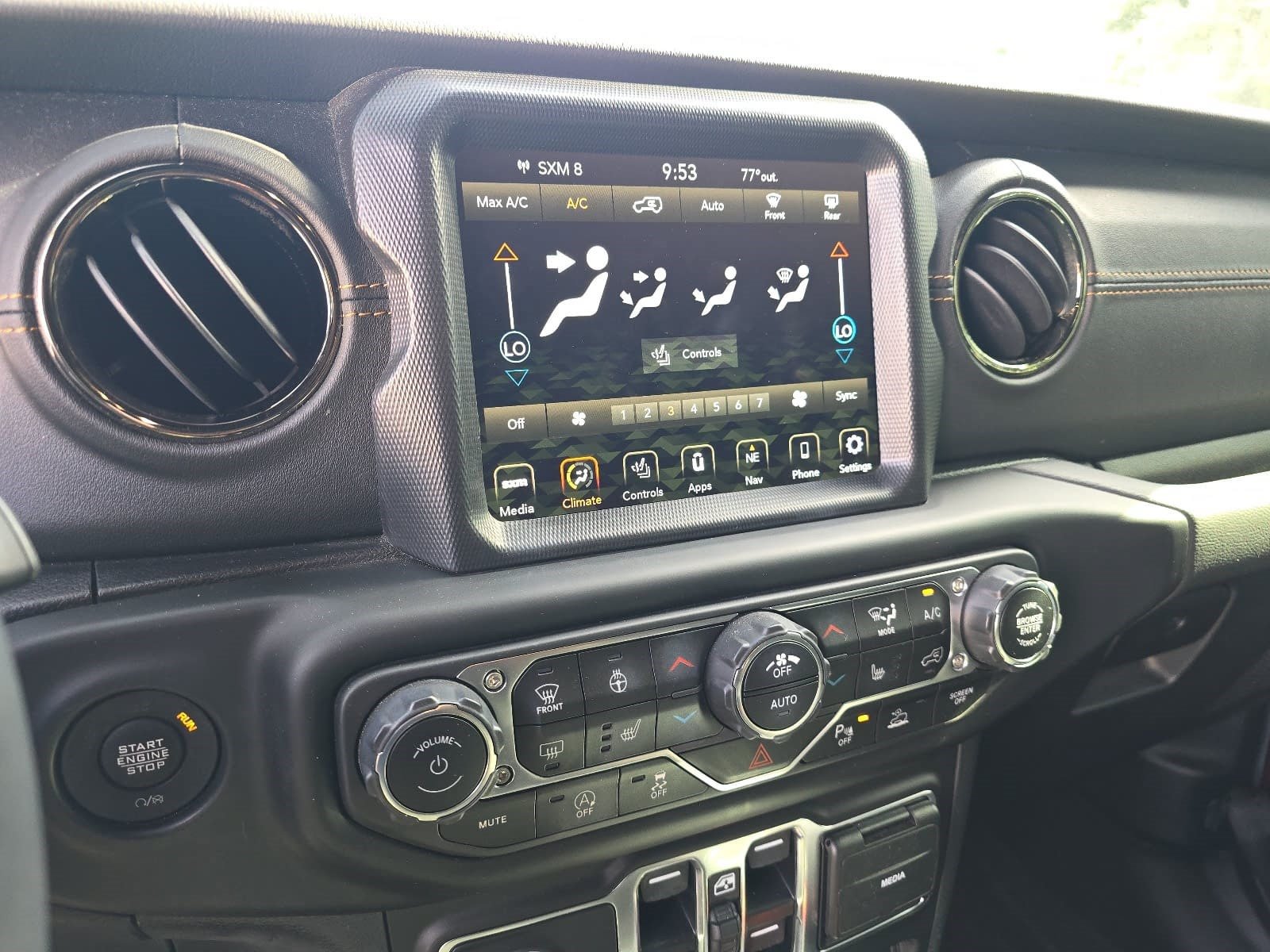 Used 2021 Jeep Wrangler Unlimited Sahara AWD/4WD image 18