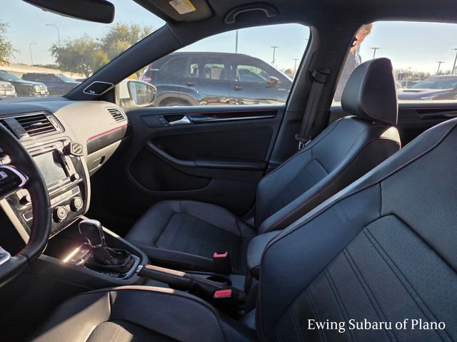 Used 2017 Volkswagen Jetta GLI image 8