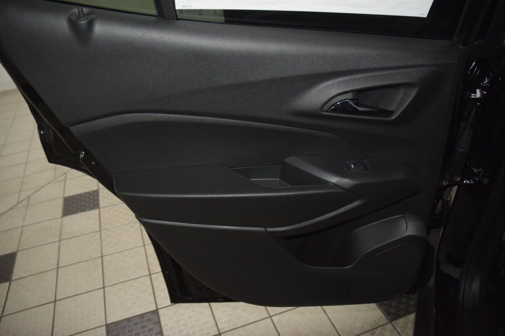 New 2026 Chevrolet Trax RS w/ Sunroof Package FWD image 40