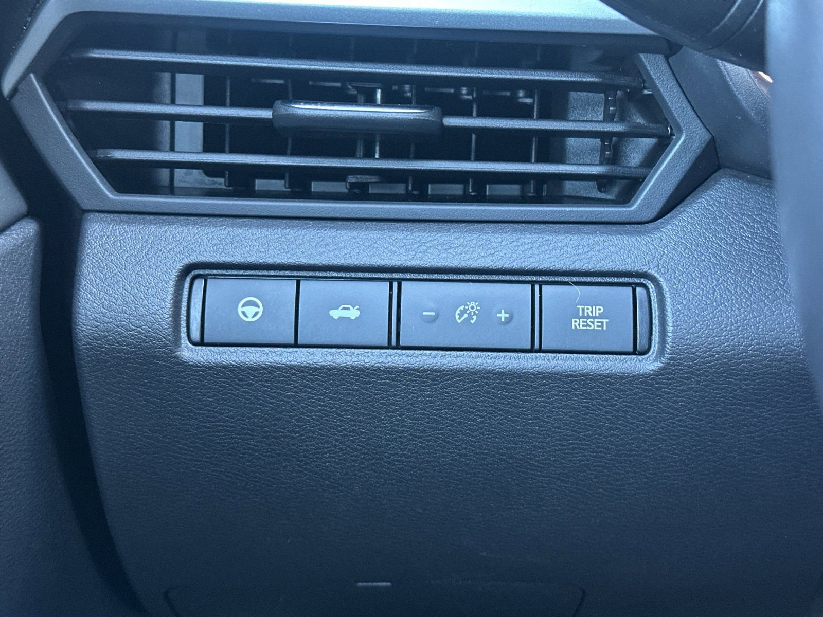 Used 2023 Nissan Altima 2.0 SR image 30