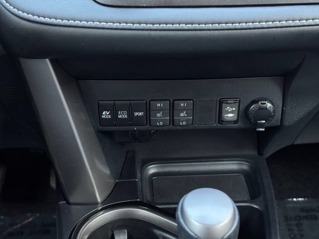 Used 2018 Toyota RAV4 Limited AWD/4WD image 14