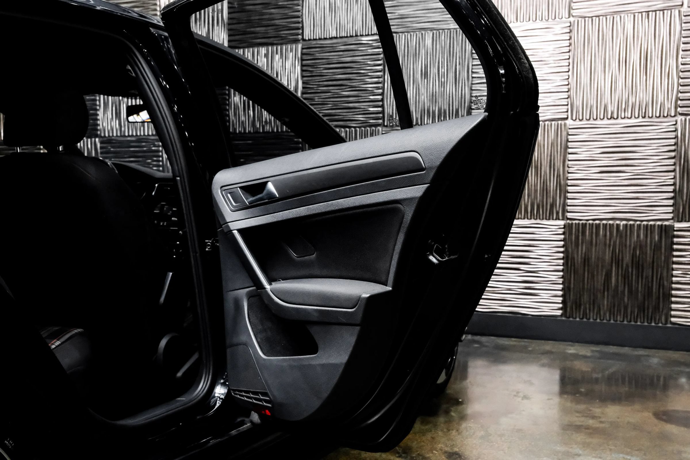 Used 2019 Volkswagen GTI Rabbit Edition FWD image 40