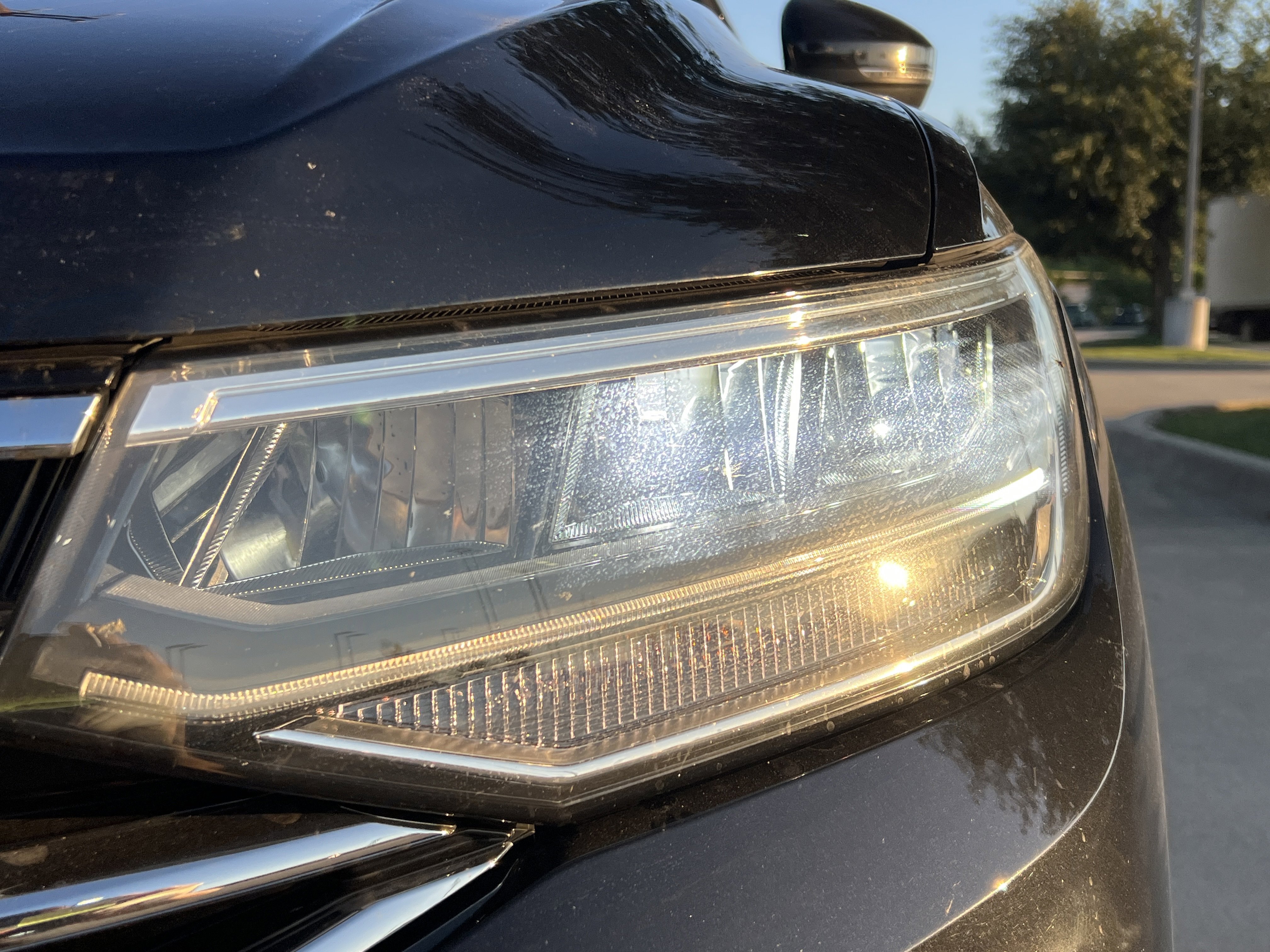 Certified 2023 Volkswagen Tiguan SE w/ Panoramic Sunroof Package FWD image 6