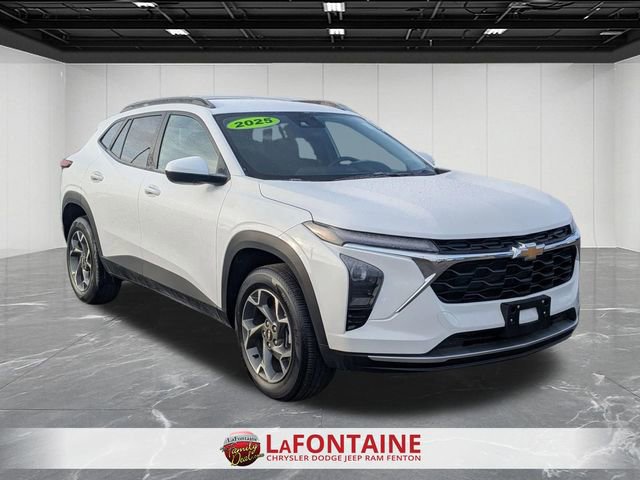 Used 2025 Chevrolet Trax LT image 7