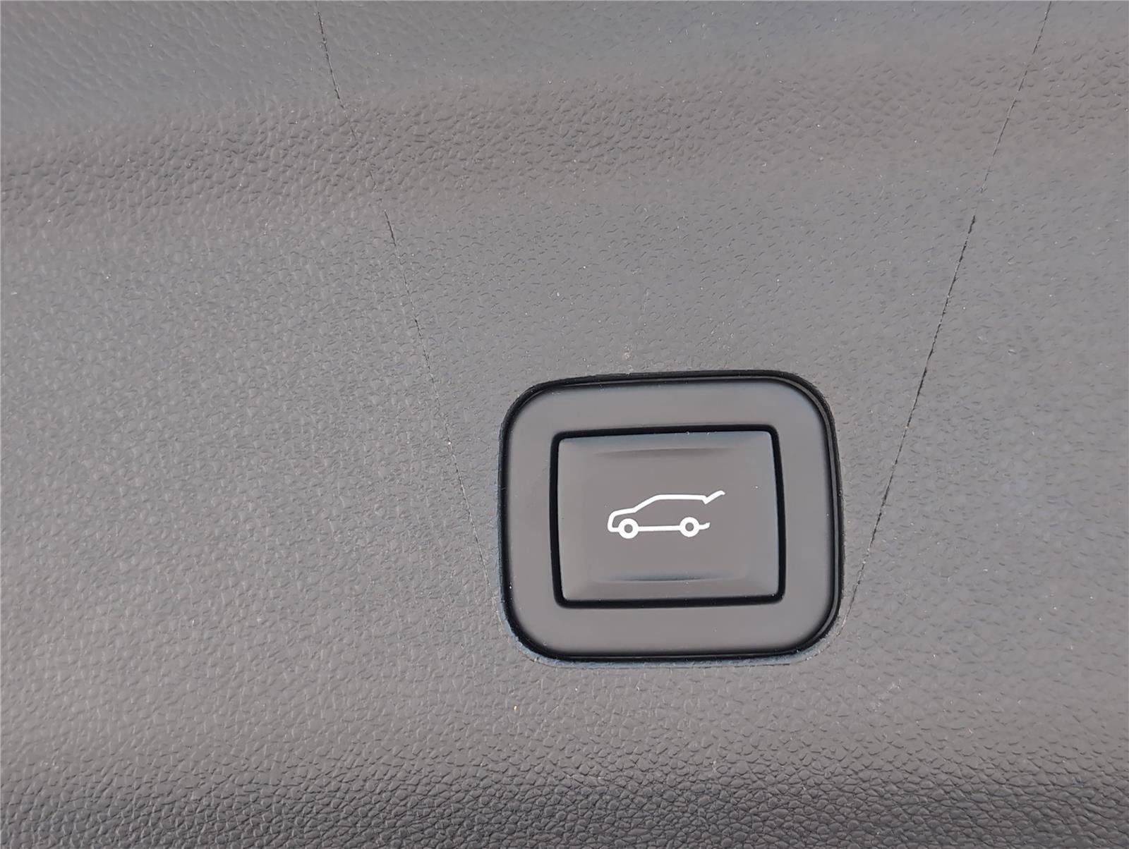 Used 2024 GMC Yukon XL SLT image 29