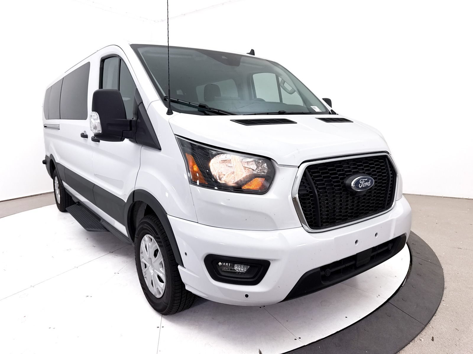 Used 2024 Ford Transit 350 XLT RWD image 10