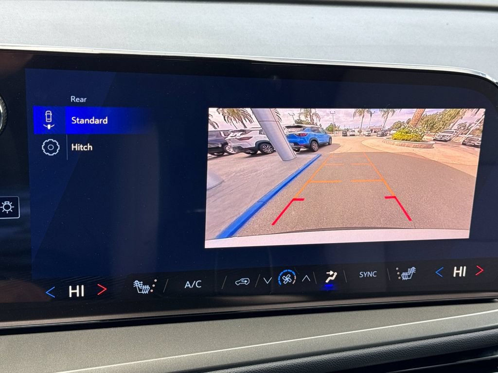 New 2026 Chevrolet Traverse LT FWD image 20