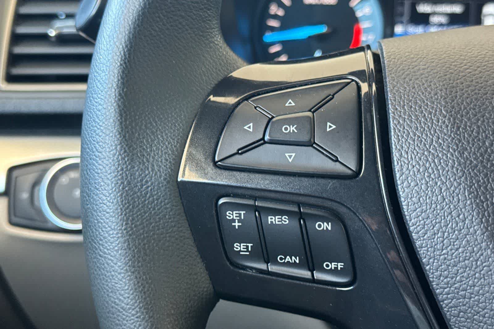 Used 2018 Ford Explorer XLT FWD image 22