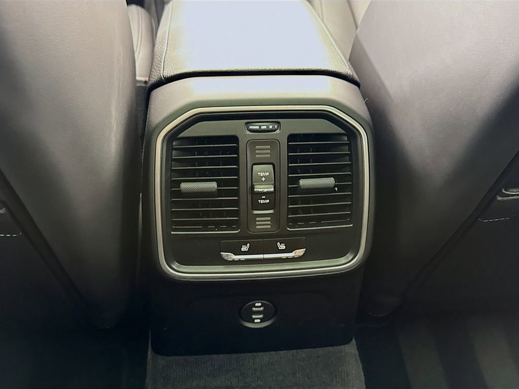 Certified 2025 Porsche Macan image 29