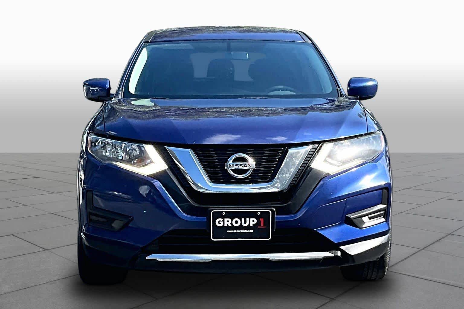 Used 2017 Nissan Rogue S AWD/4WD image 4