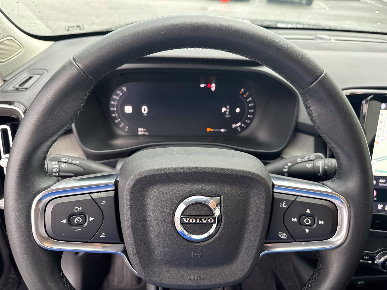 Used 2025 Volvo XC40 B5 Core AWD/4WD image 32