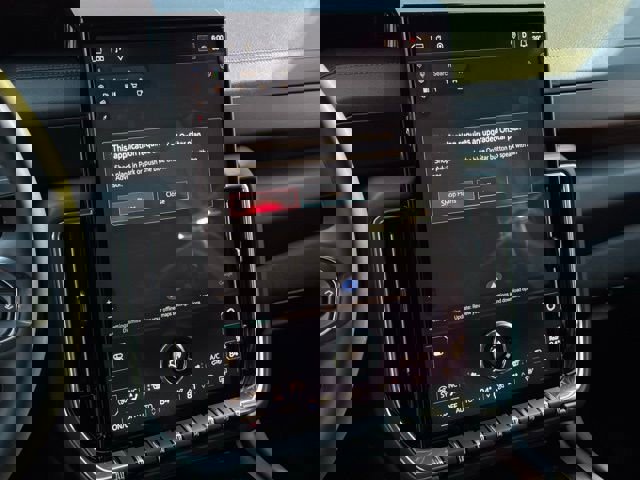 Used 2025 GMC Yukon XL Denali image 32