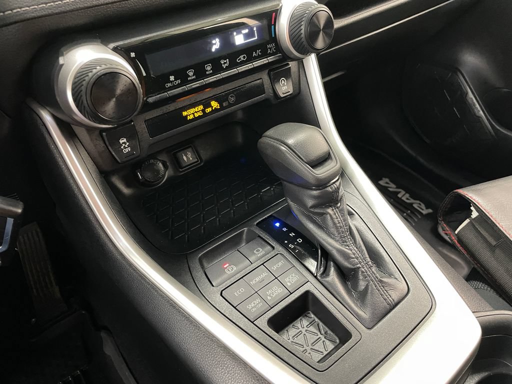 Used 2019 Toyota RAV4 LE w/ All Weather Liner Package AWD/4WD image 30