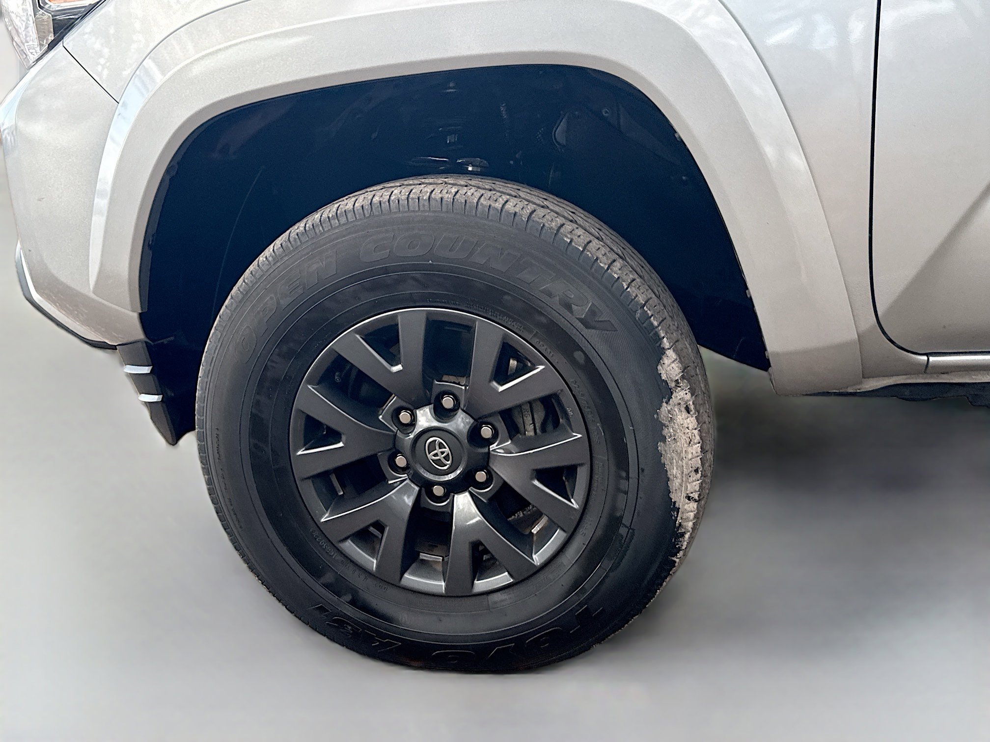 Used 2023 Toyota Tacoma SR5 w/ Technology Package image 13