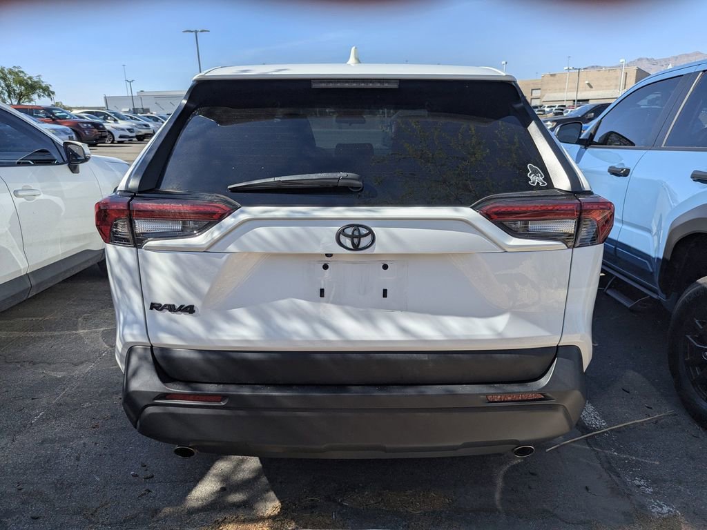 Used 2024 Toyota RAV4 LE FWD image 5