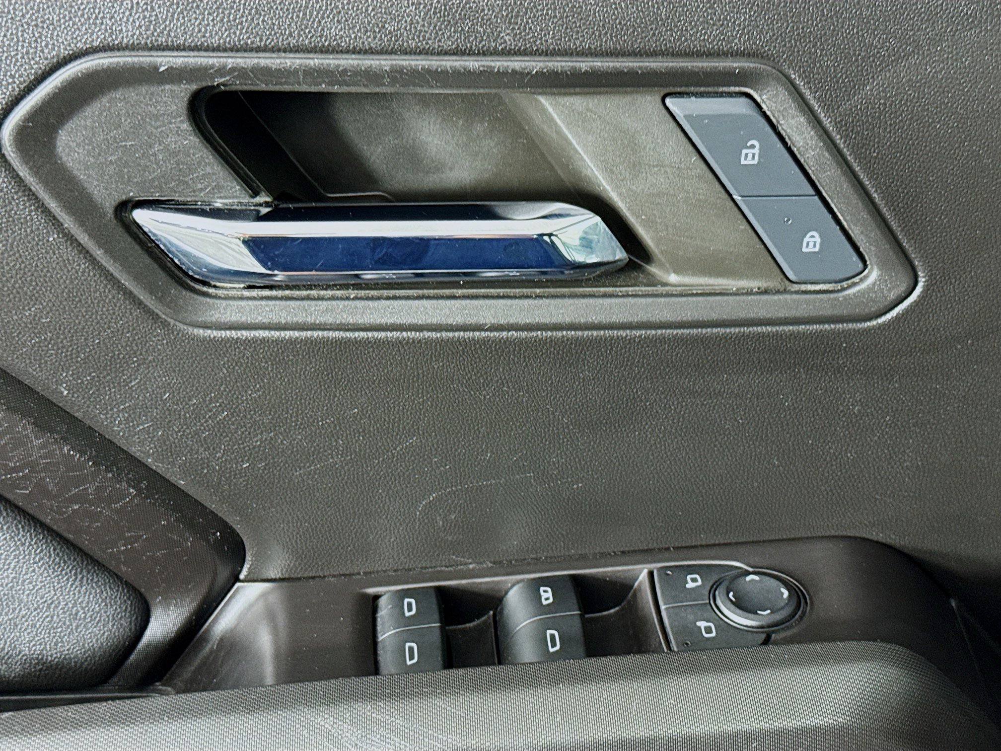 Used 2024 Chevrolet Colorado LT w/ LT Convenience Package III image 23