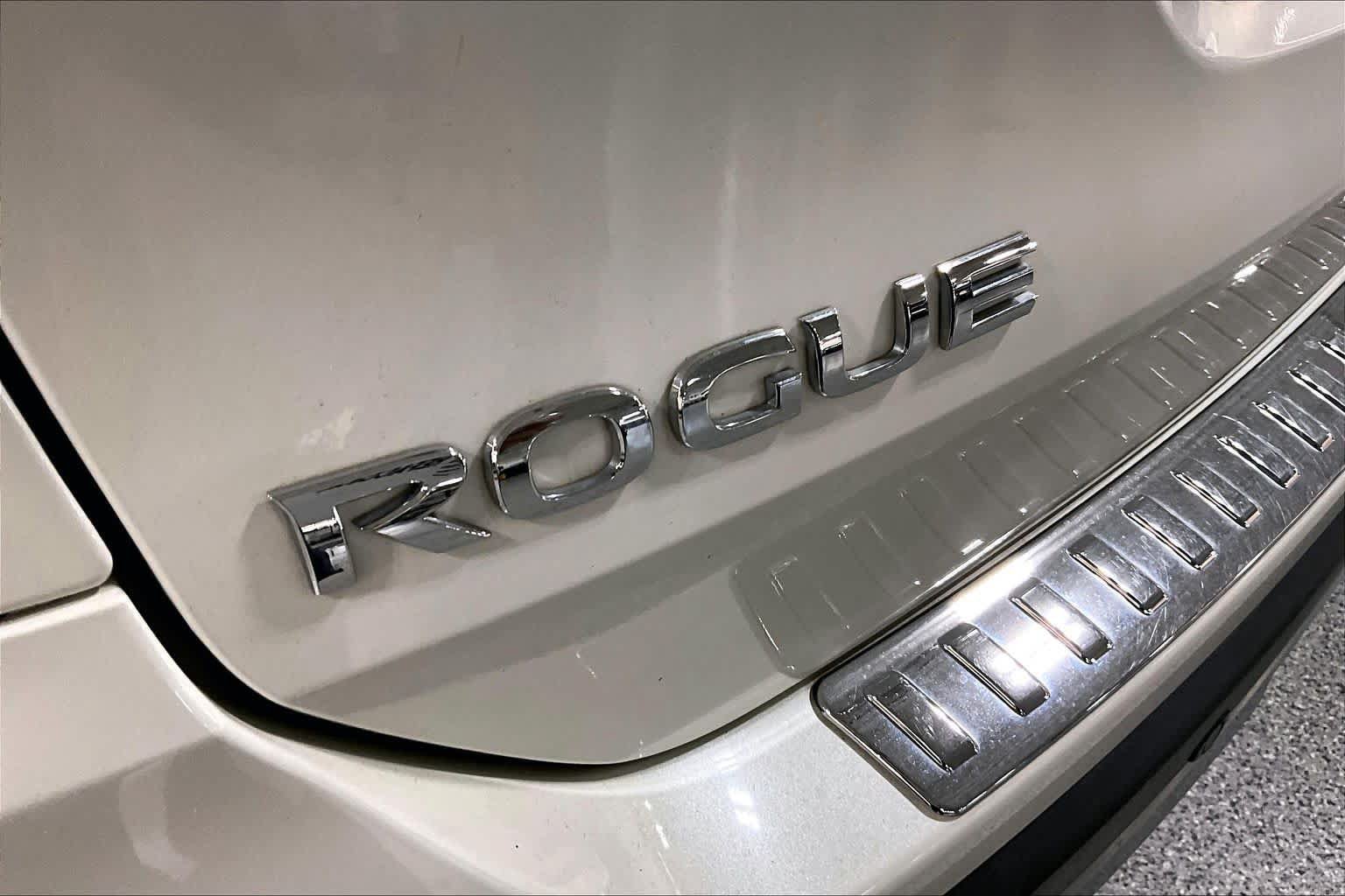 Used 2019 Nissan Rogue SL w/ Premium Package AWD/4WD image 34