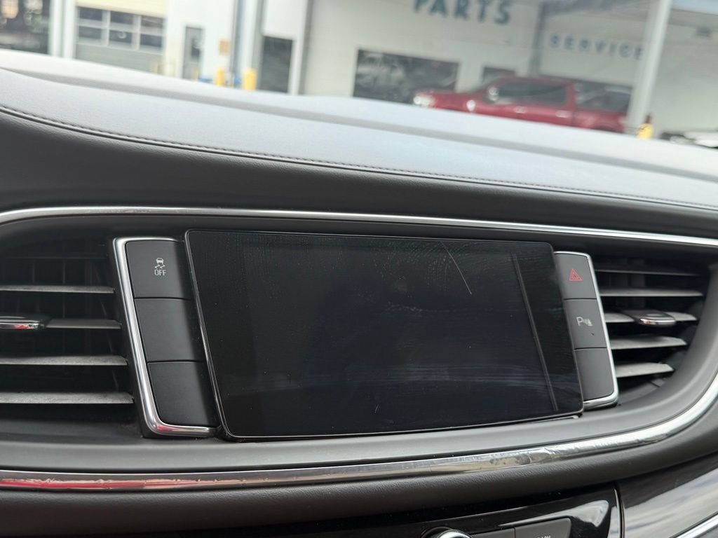 Used 2020 Buick Enclave Essence FWD image 22