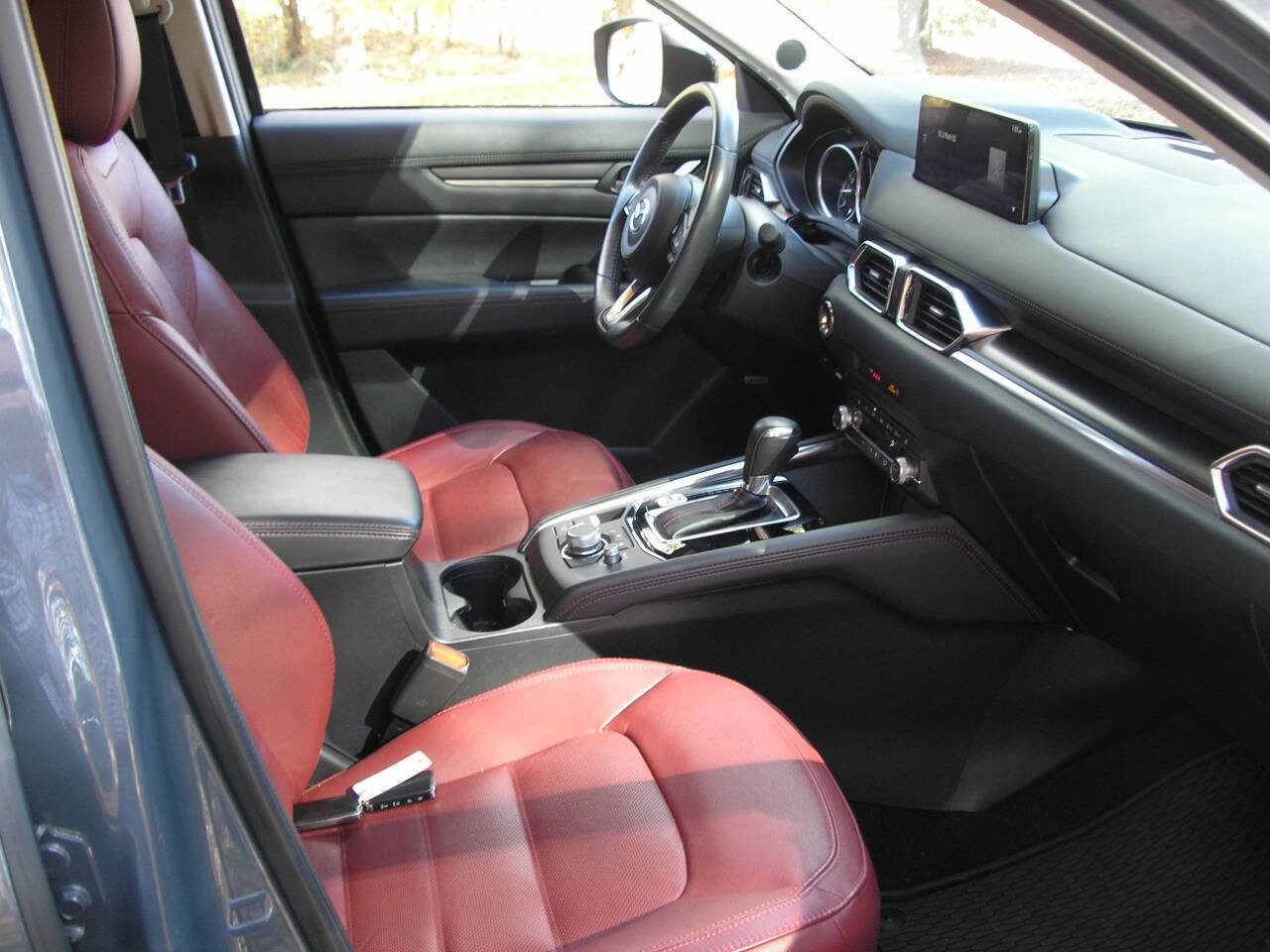 Used 2023 MAZDA CX-5 Carbon Edition image 9