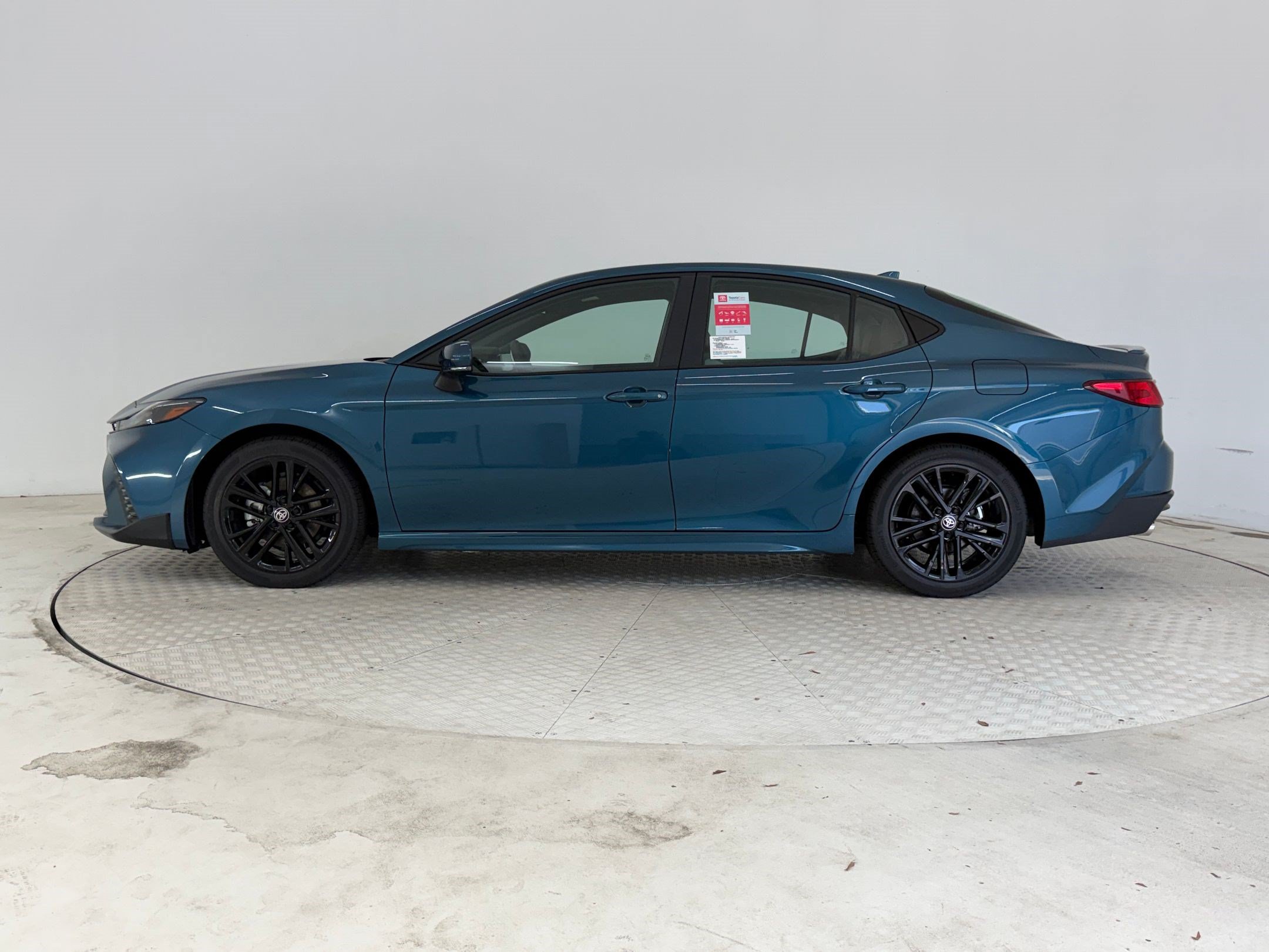 Used 2026 Toyota Camry SE w/ Multimedia Upgrade Package FWD image 2