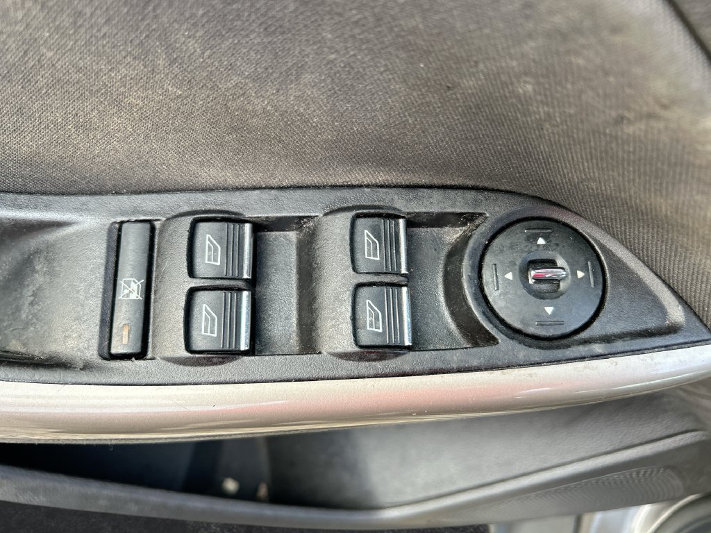 Used 2012 Ford Focus SEL FWD image 12