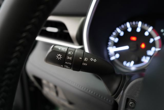 Used 2023 Toyota Highlander XLE image 18