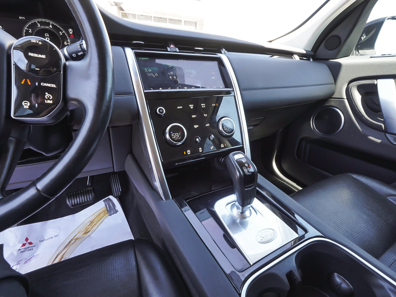 Used 2020 Land Rover Discovery Sport SE AWD/4WD image 24