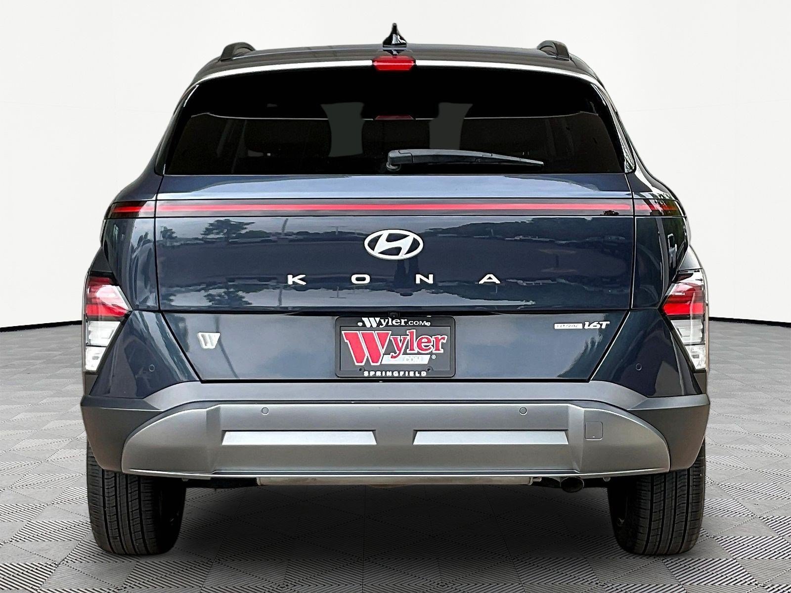 Used 2024 Hyundai Kona Limited AWD/4WD image 5