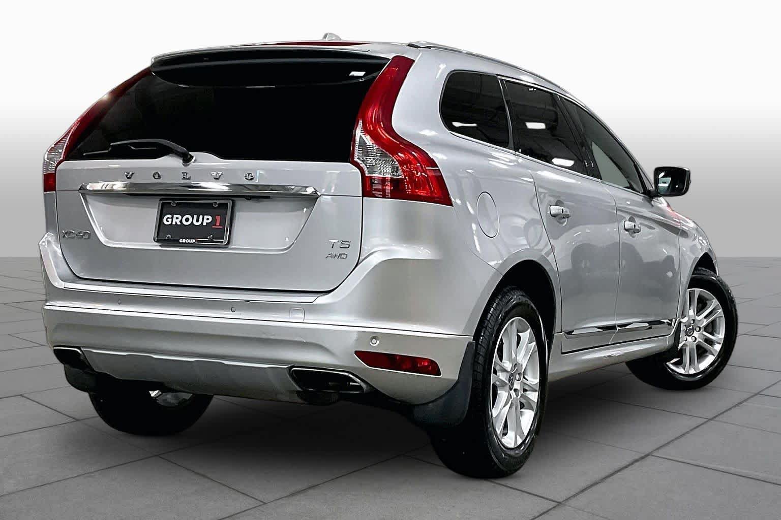 Used 2016 Volvo XC60 T5 Premier w/ Proximity Package AWD/4WD image 13