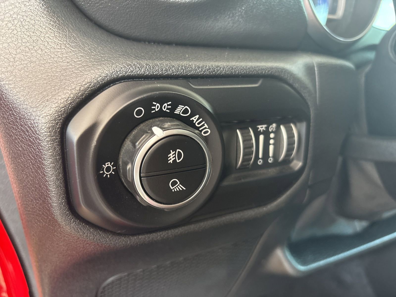 Used 2020 Jeep Gladiator Overland w/ Popular Equipment Package image 12