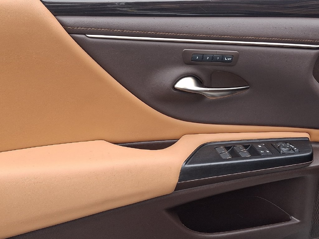 Used 2021 Lexus ES 350 w/ Premium Package FWD image 13